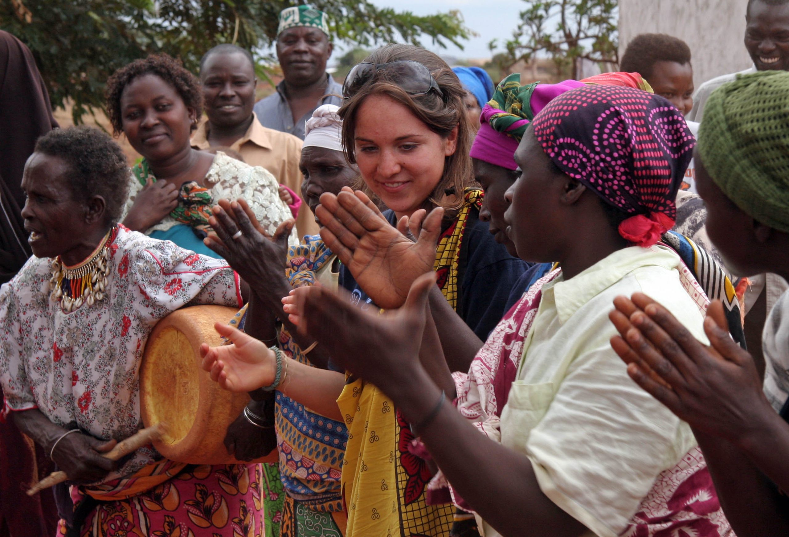 school_expedition_kenya_trek_traditional_music-1