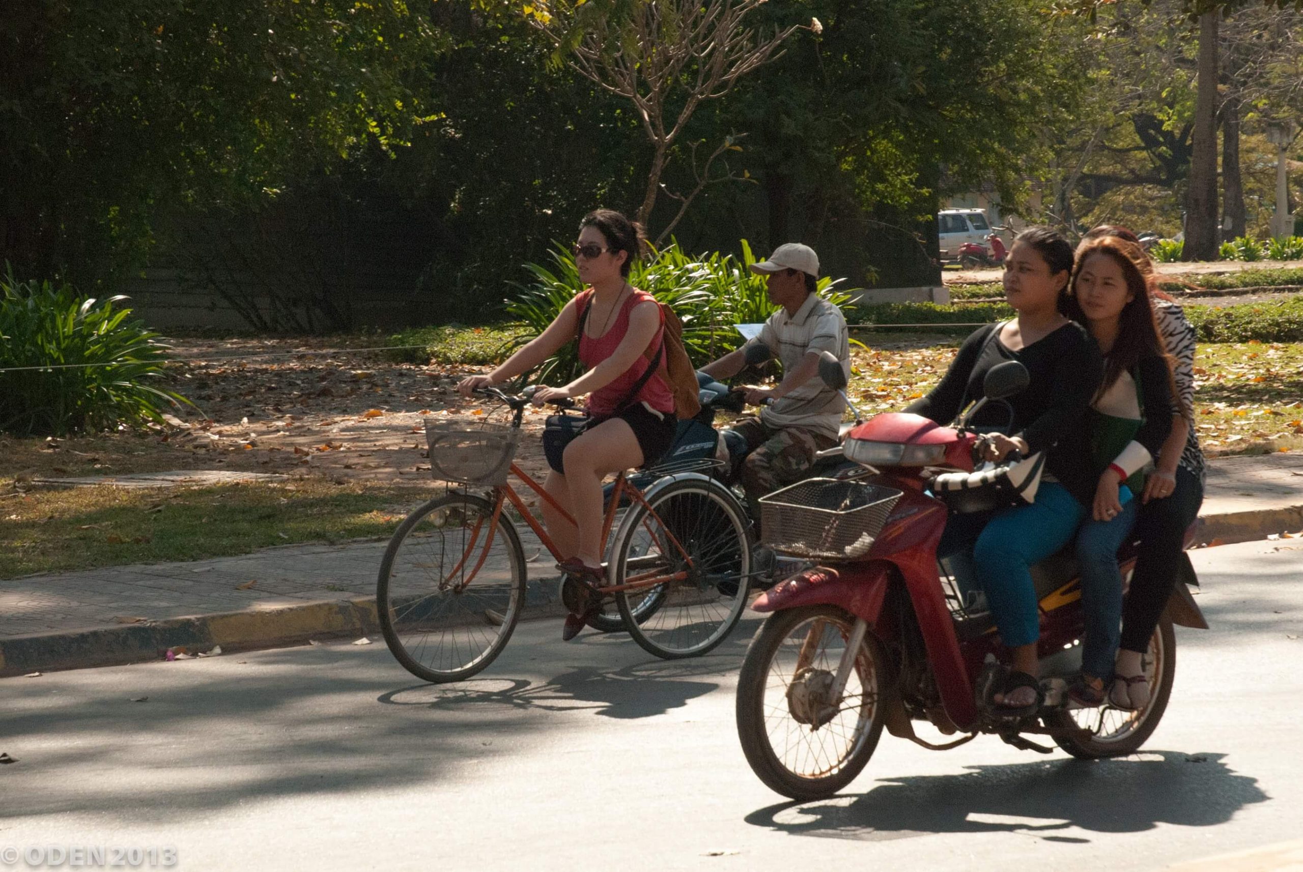 school_expedition_cambodia_impact_local_people-1
