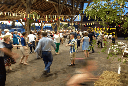 school_expedition_fundraising_barn_dance-1