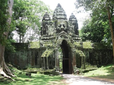 school_expedition_cambodia_impact_temple_runins