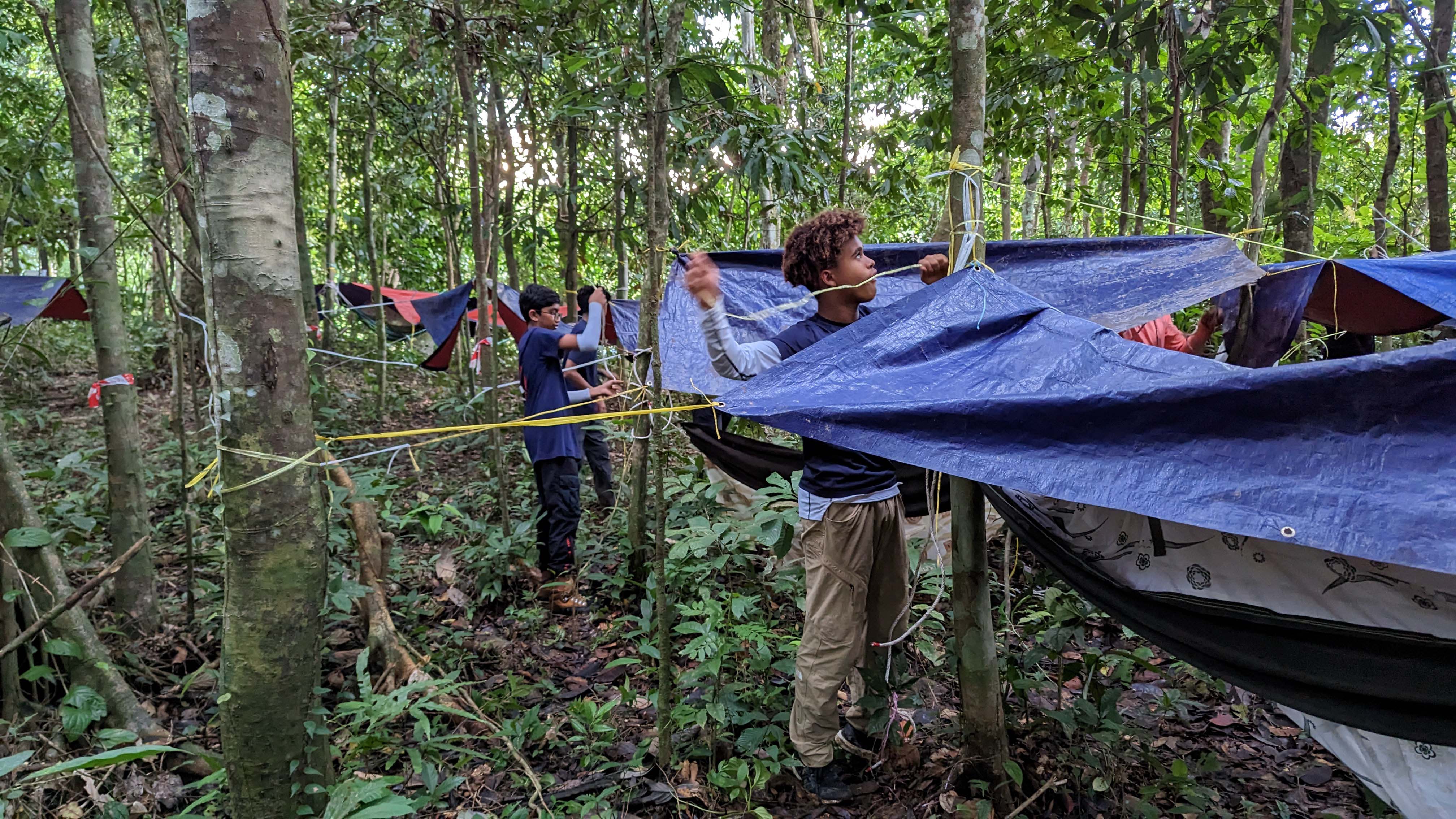 Borneo Life in Camps_Putting up Hammock