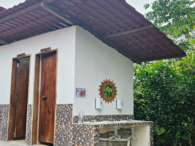 ecuador-school-expedition-recce-camp-donbiki-ablution-block